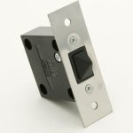 Jeani 2A Flush Push to Break Door Switch Chrome